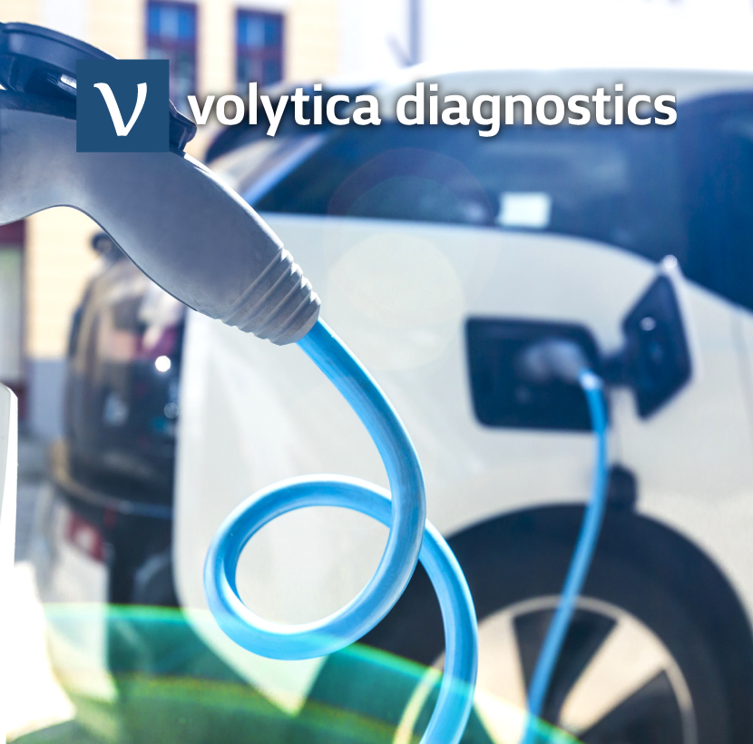 Erfolgreiches Beispiel für eine Startup-Kooperation mit Volytica, die eine Diagnose des Gesundheitszustands von Batterien mit einem Gleichstromladegerät ermöglicht. Bild zeigt Ladestecker